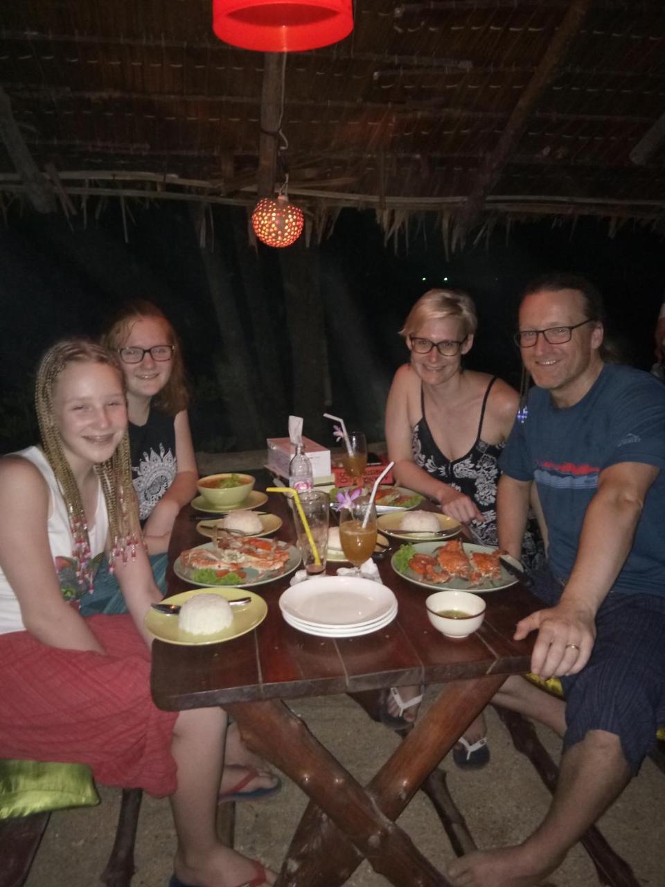 Hotel Loma Sea Views à Koh Jum Extérieur photo